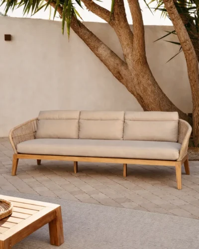 Sofá de madera y cuerda de fibra
