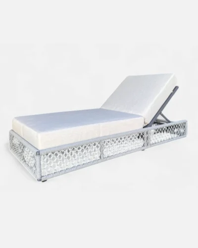 Tumbona estructura de aluminio y acabado en cuerda