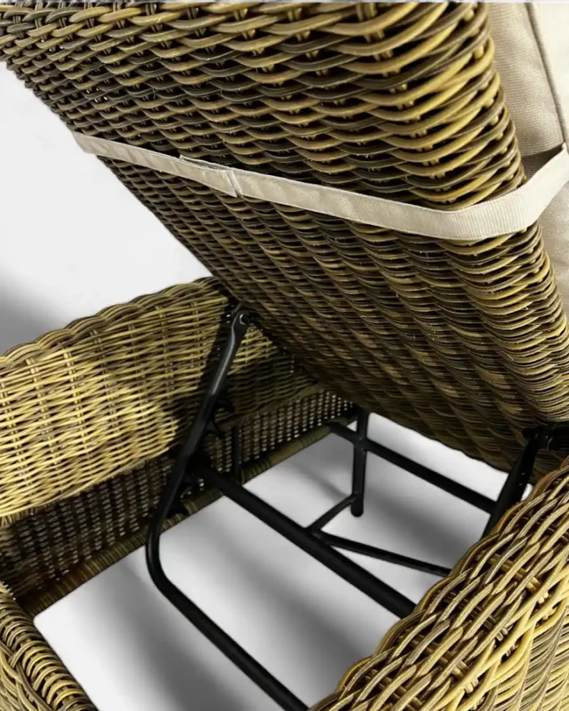 Tumbona para piscina y jardin de ratan con ruedas