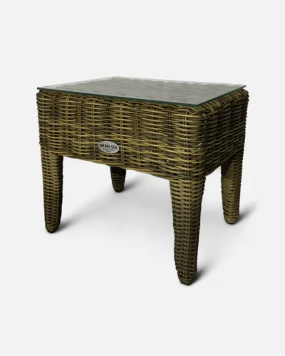 Mesa auxiliar pequeña de ratán