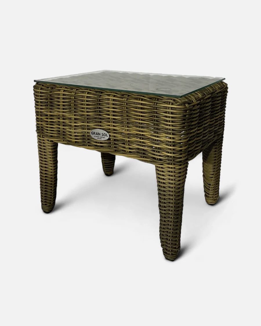 Mesa auxiliar pequeña de ratán