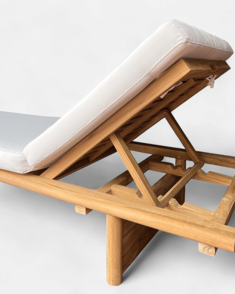Tumbona de madera de teca para jardín y piscina