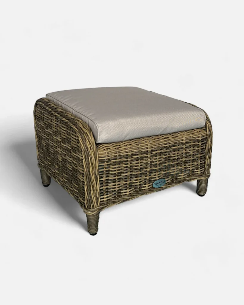 Reposapiés de ratán