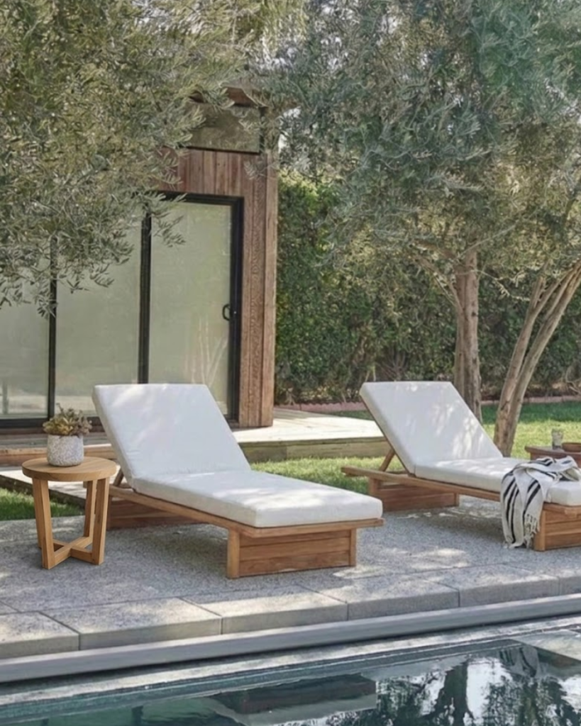 Tumbona de madera de teca para jardín y piscina